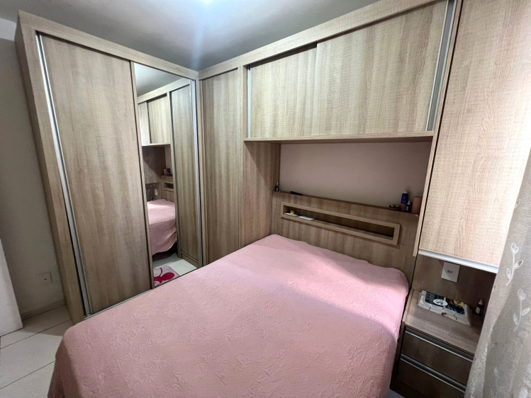 Apartamento semimobiliado