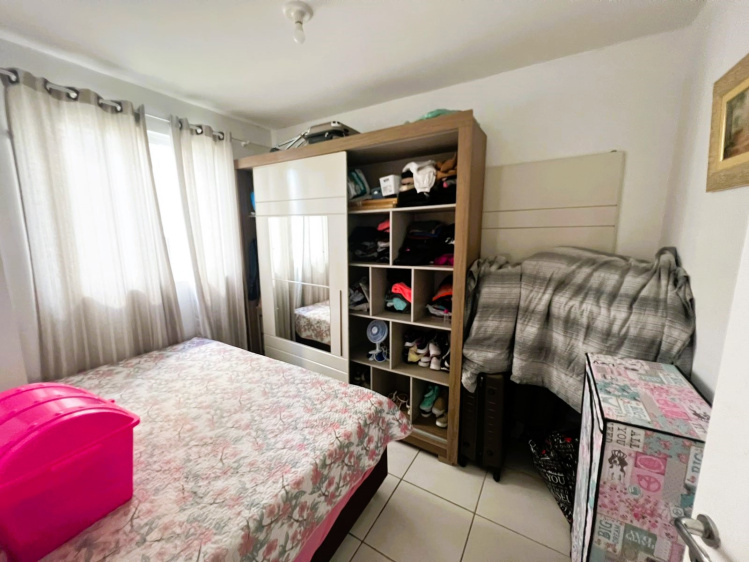 Apartamento semimobiliado